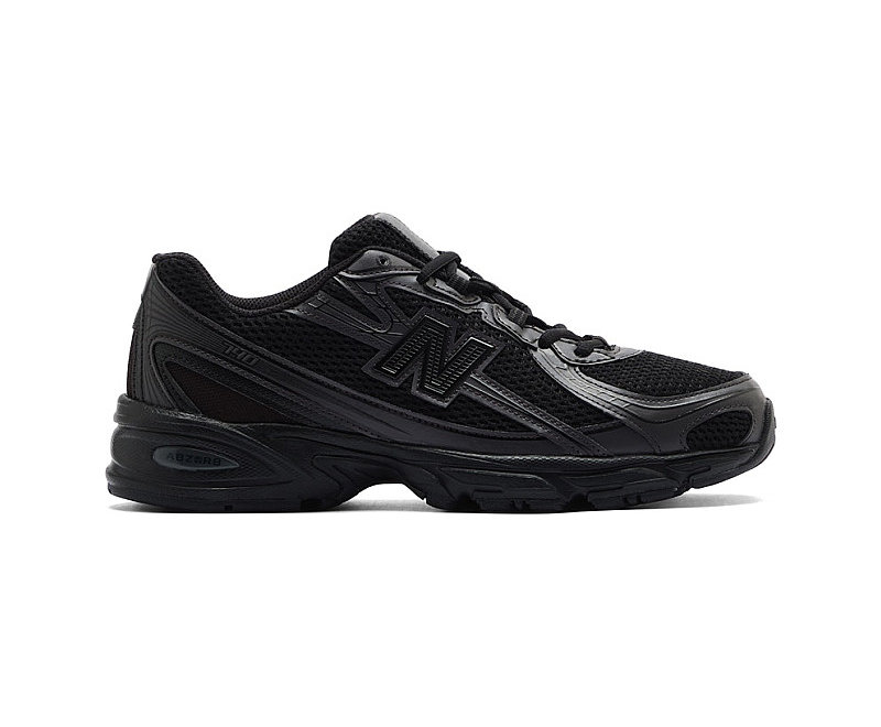 New Balance 740 Triple