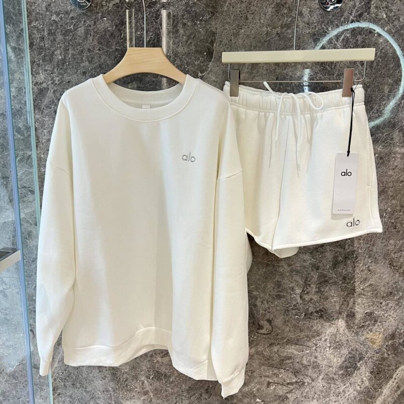 Conjunto Alo Yoga