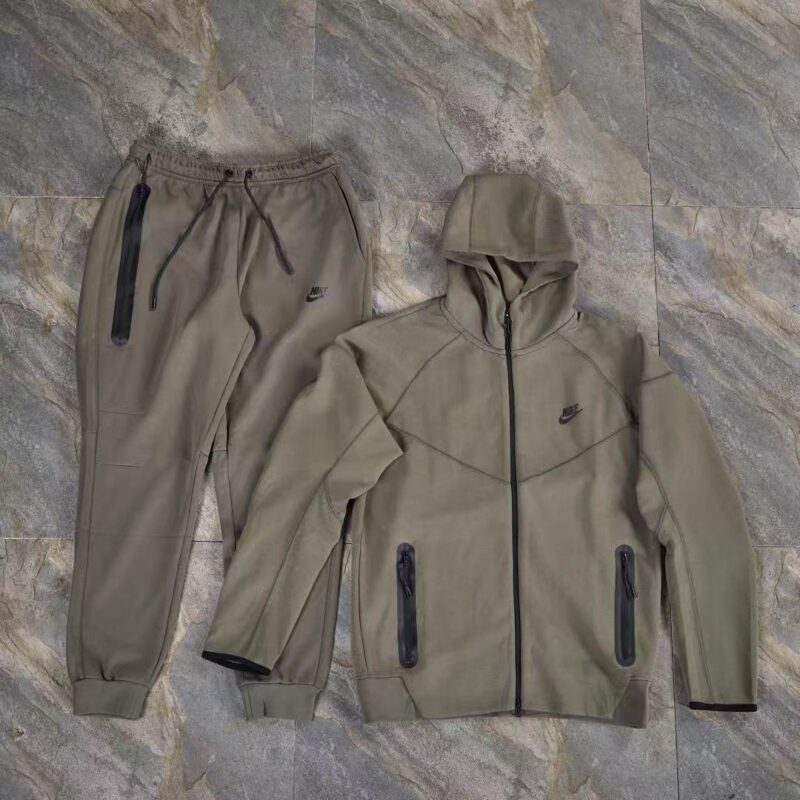 Chandal Nike Tech Fleece